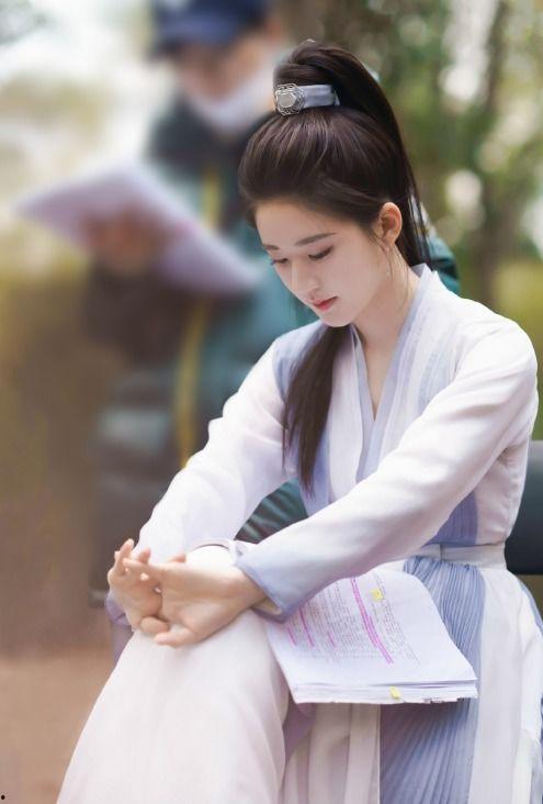 赵露思演的电视剧 吃瓜爆料大事件真相,揭秘“吃瓜爆料大事件”背后的真相